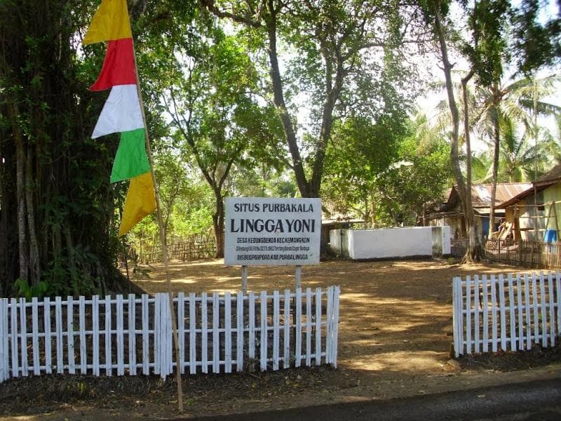 Situs purbakala lingga-yoni di Desa Kedungbenda, Kecamatan Kemangkon, Kabupaten Purbalingga. (Lesta1690.blogspot)