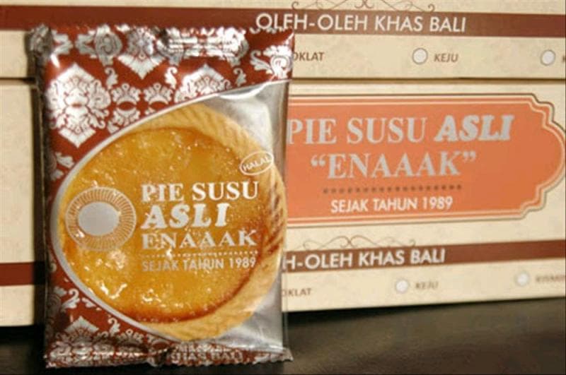 Jenama "Asli Enaaak" konon jadi pionir pie susu jadi oleh-oleh khas Bali. (Twitter/silly_ahjumma)