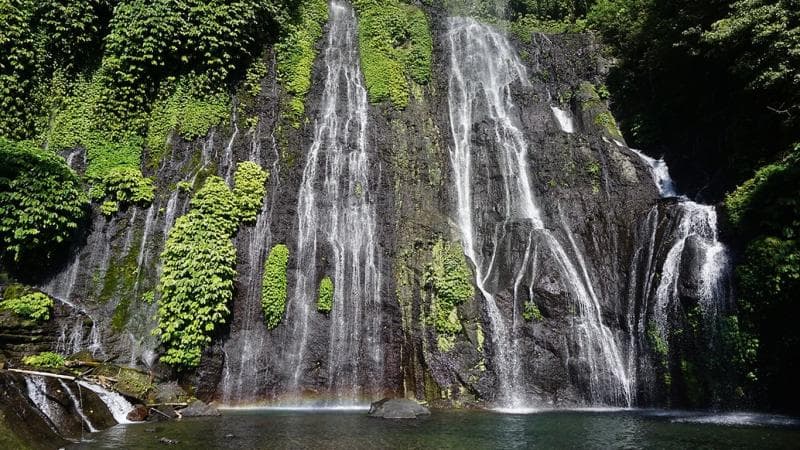 Air terjun kembar di Bali, Banyumala Twin Waterfallas. (Twitter/rajakelanatours)