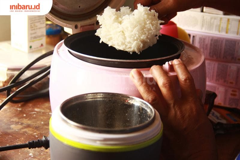 Berapa waktu yang ideal untuk memanak nasi? (Inibaru.id/ Triawanda Tirta Aditya)