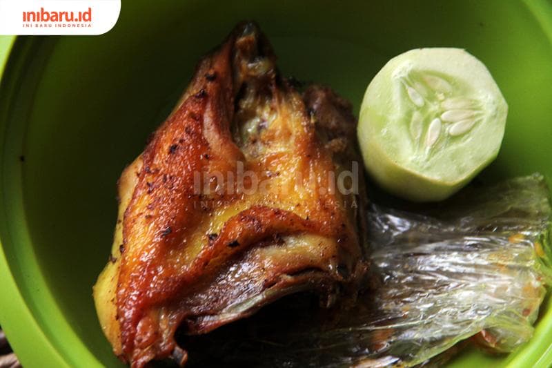 Yogyakarta juga punya ayam goreng. (Inibaru.id/ Triawanda Tirta Aditya)<br>