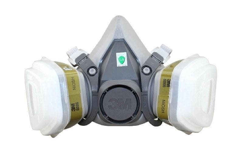 Masker gas guna melindungi dari zat bahan kimia. (Moedah)