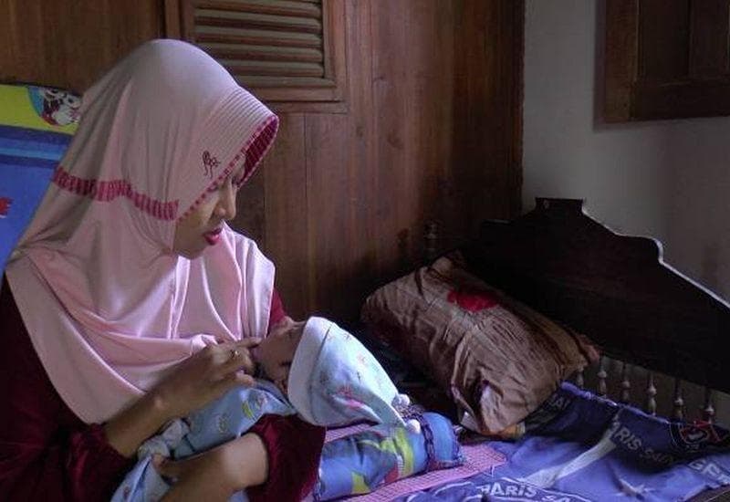 Bidan juga nggak mau datang mengunjungi ibu-ibu hamil dari Dusun Ngaglik. (iNews)