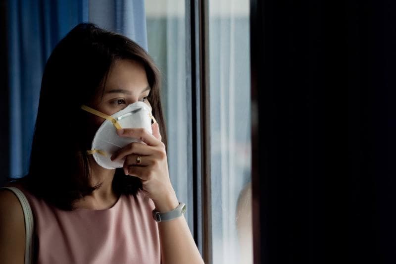 Masker N95 bisa melindungi pemakainya dari kuman/bakteri. (Jakartanotebook)