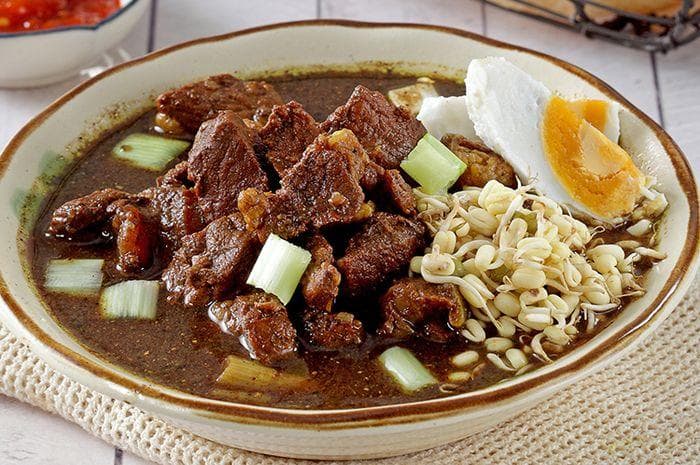 Gurih dan Manisnya Rawon, Sup Terenak di Asia