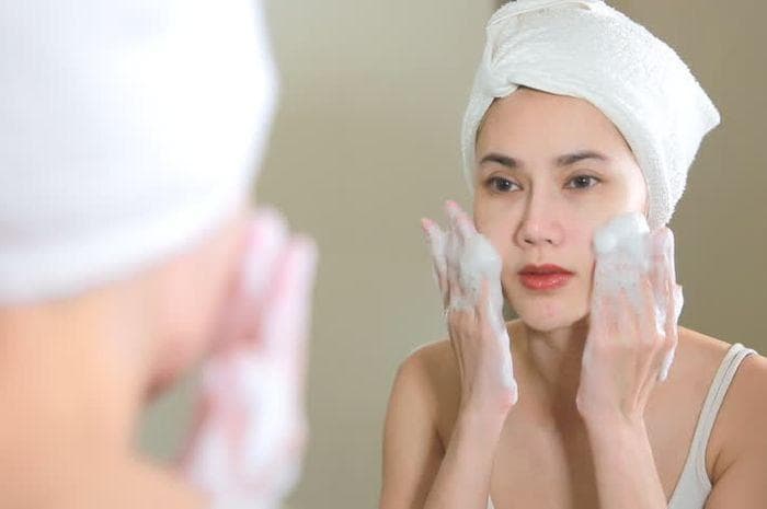 Jangan mencuci wajahmu setelah maskeran. (fb.ru)