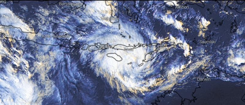 Penampakan Siklon Seroja dari citra satelit di kawasan NTT. (Twitter/Jogjaupdate)