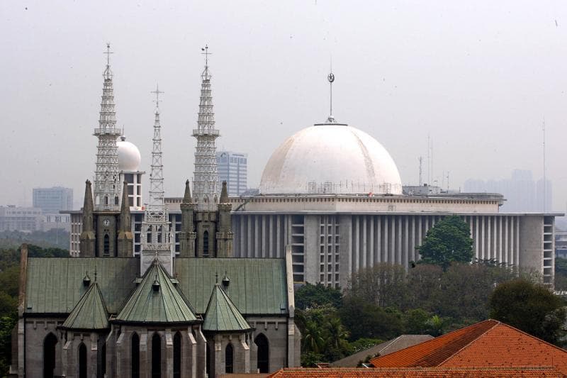 Masjid Istiqlal dibangun berdampingan dengan Katedral, menjadi simbol toleransi beragama di Indonesia. (MI/Panca Syurkani)