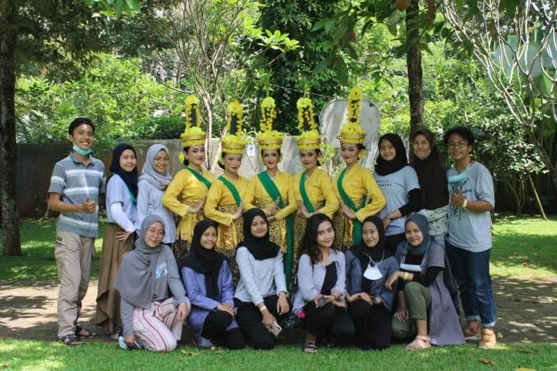 Berkreasi dengan Seni dan Tradisi Bersama Para Seniman Muda KJ Undip