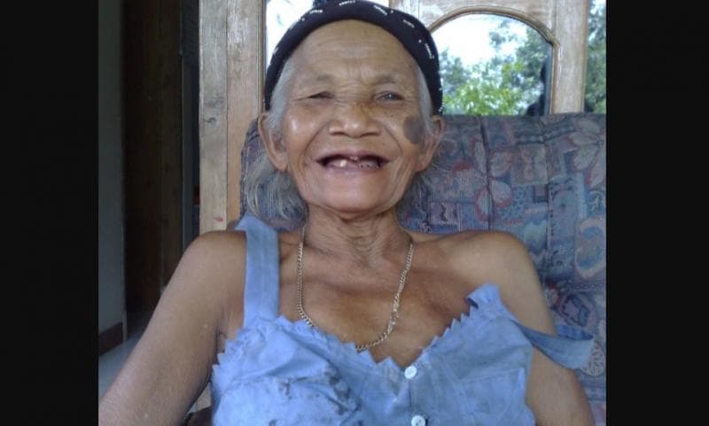 BH Suroso atau kutang Suroso yang sering dipakai nenek Indonesia. (Twitter.com/cahklaten78)