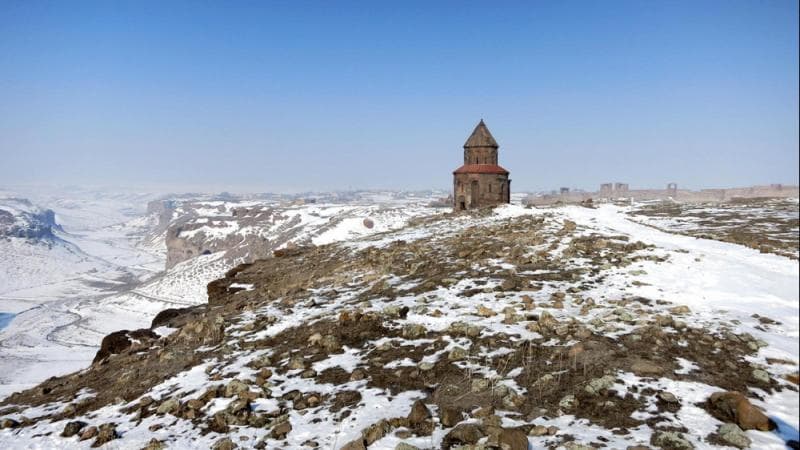 Ani, salah satu kota di Turki yang pernah diduduki lima kekaisaran kini bak kota hantu. (Joseph Flaherty/BBC Travel via Detik)