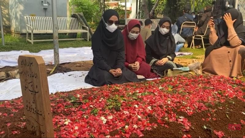 Usai Aurel Keguguran, Kini Warganet Soroti Konten Youtube Ayah Ria Ricis Meninggal