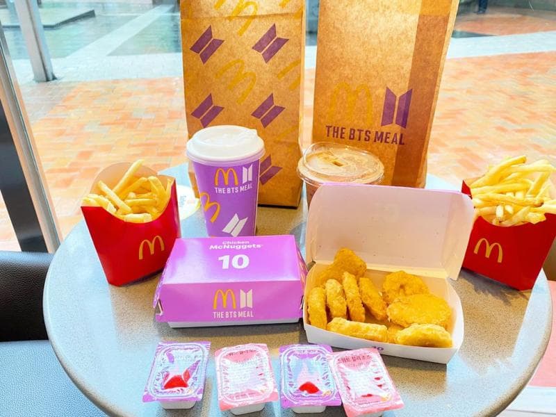 BTS Meal bikin heboh gerai McDonalds di Indonesia. (Food.detik.com)