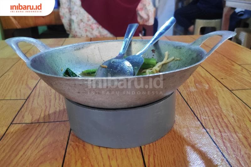 Menggunakan wajan mini, mi ayam asal Kota Semarang ini sempat viral. (Inibaru.id/ Bayu N)