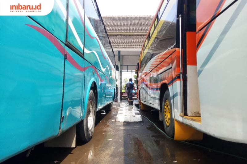 Sopir bus bakal memberikan kode khusus bagi penumpangnya agar lebih waspada dengan copet. (Inibaru.id/Triawanda Tirta Aditya)