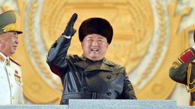 Kim Jong-un memberlakukan 3 aturan baru yang berpotensi membuat rakyat menderita. (EPA via BBC)