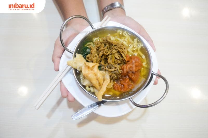 Mie ayam rempah, salah satu menu baru dari&nbsp;warung Nasi Goreng Padang Bangjo. (Inibaru.id/Kharisma Ghana Tawakal)