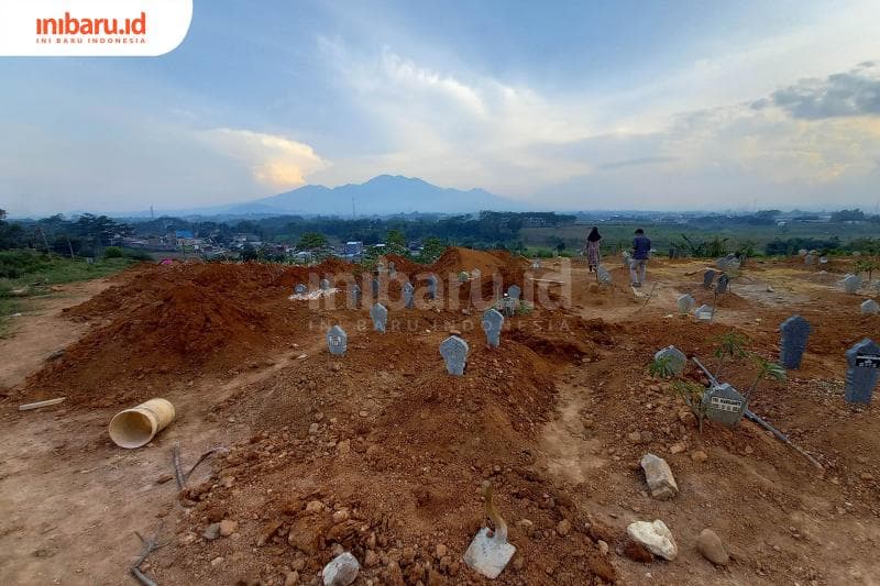 Makam di area Mijen Semarang untuk korban Covid-19. (Inibaru.id/Triawanda Tirta Aditya)