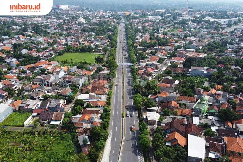 Ilustrasi: Suasana lalu lintas mobil di tol Trans Jawa, Kota Semarang. (Inibaru.id/ Triawanda Tirta Aditya)