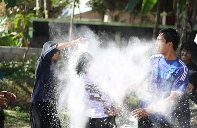 Budaya ulang tahun di Indonesia yang sebenarnya bikin kesel. (masirul.com)
