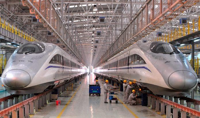 Proyek kereta cepat Jakarta Bandung disebut-sebut hanya jebakan Tiongkok. (bisnisjakarta.co.id)