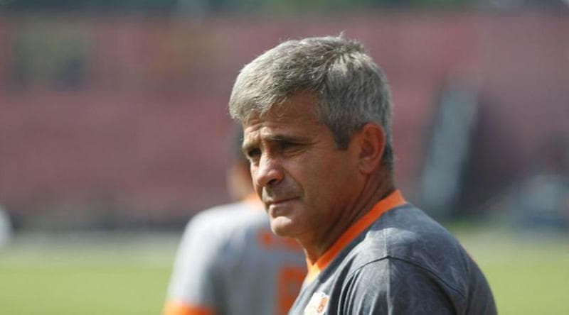 Mantan Pelatih Persib dan Persija Arcan Iurie Dideportasi dari Indonesia