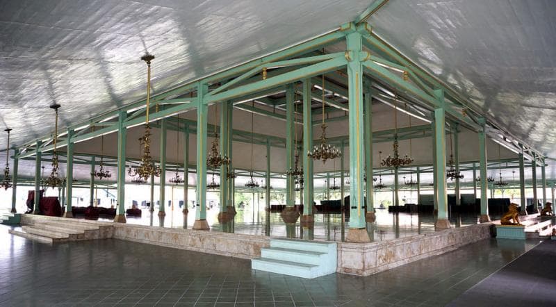 Kuning dan Hijau Mendominasi Pendopo Ageng PuraMangkunegaran