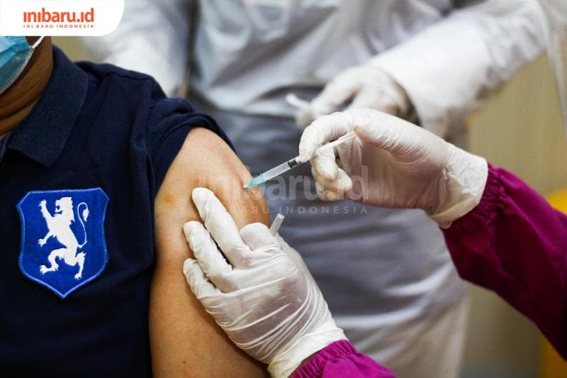 Ilustrasi: Vaksinasi Covid-19 di Jawa Tengah (Inibaru.id/ Triawanda Tirta Aditya)