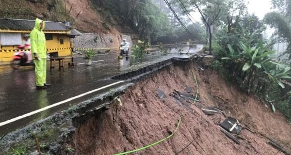 Bencana longsor juga rentan terjadi di musim hujan. (Goodbuzz)