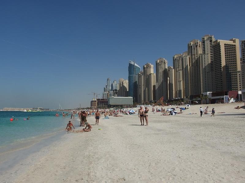 Ilustrasi: Pantai bebas bikini di Arab Saudi. (Flickr/

Guilhem Vellut)