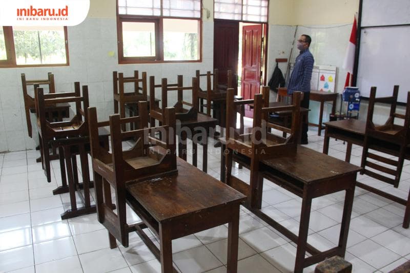 Ilustrasi: Situasi ruangan kelas saat nggak ada Pembelajaran Tatap Muka. (Inibaru.id/ Triawanda Tirta Aditya)
