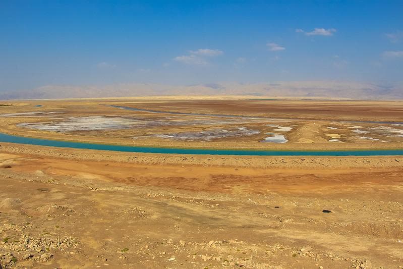 Salah satu bagian di Laut Mati. Bukti fenomena danau mengering benar-benar terjadi di dunia. (Flickr/

Mussi Katz)