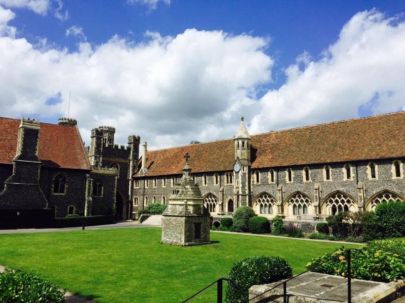 The King’s School Canterbury, sekolah tertua di Eropa. (Wikimedia/Sdnegel)