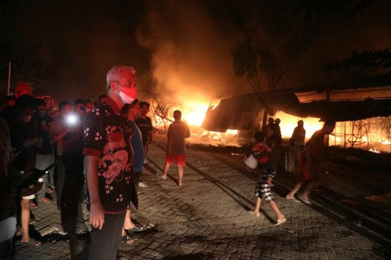 Ganjar sudah menghubungi Wali Kota Semarang untuk menangani para pedagang yang jadi korban kebakaran relokasi Pasar Johar. (Inibaru.id/Triawanda Tirta Aditya)