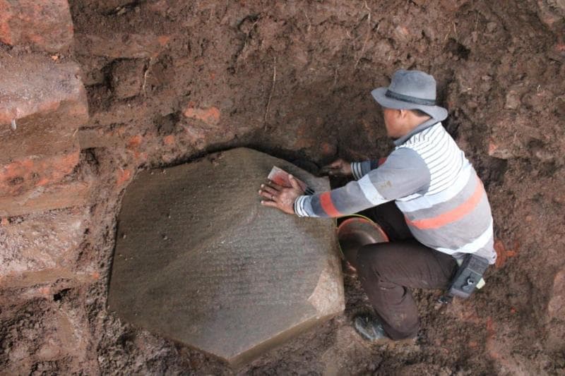 Prasasti Mpu Sindok Ditemukan, Isinya Kutukan?
