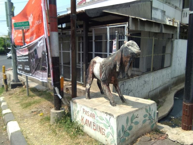 Patung Kambing, satu-satunya penanda tersisa dari kisah legendaris Pasar Kambing Semarang. (Asumsi/Fariz Fardianto)