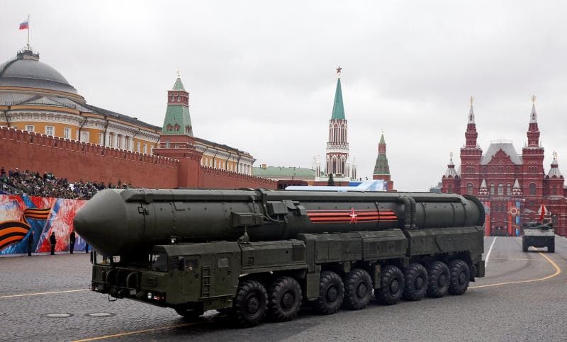 Kabarnya, Vladimir Putin sudah menyiapkan tim khusus pertahanan nuklir. (Hops/Newsweek)
