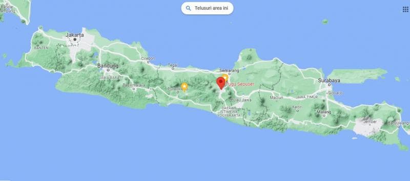 Lokasi Tugu Sepuser disebutkan persis ada di tengah-tengah Pulau Jawa. (Maps.google)
