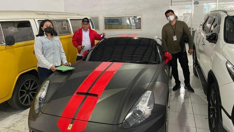 Jurus Cari Selamat a la Indra Kenz: Ngaku Pemain Biasa, Lenyapkan Gawai dan Kuras Rekening