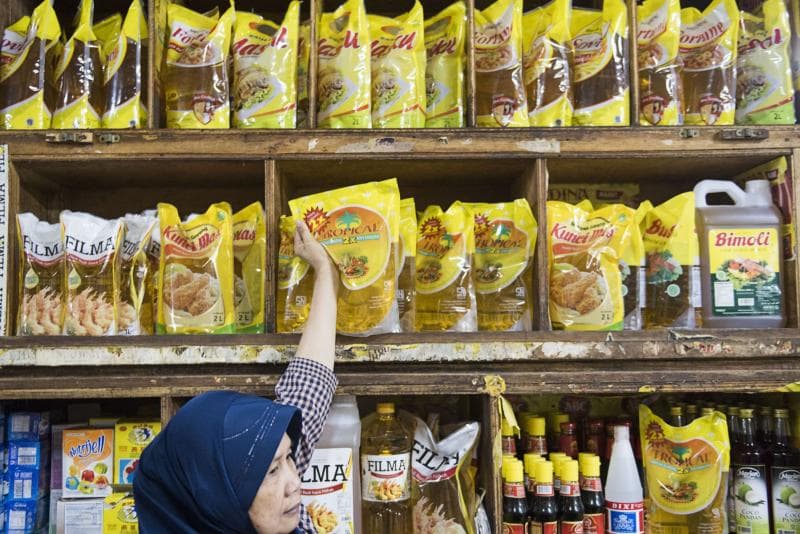 Harga minyak goreng masih mahal. (Media Indonesia/Antara/M. Agung Rajasa)