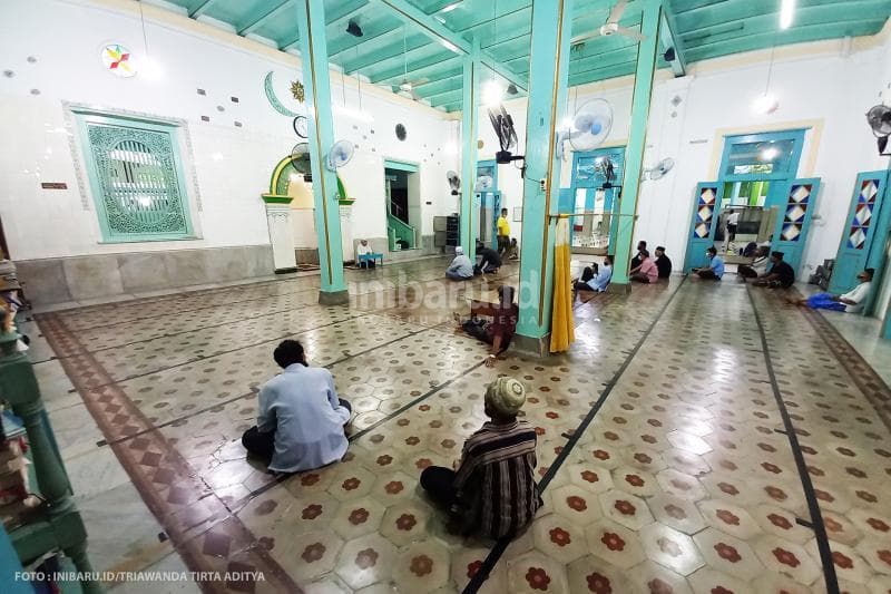 Masjid Pekojan, salah satu masjid di Semarang yang cocok untuk ngabuburit. (Inibaru.id/Triawanda Tirta Aditya)
