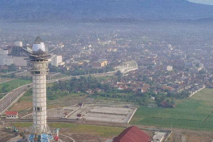 Menara pandang Purwokerto. (instagram @fathan_drone)