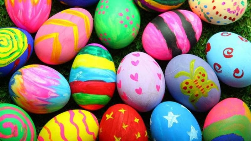 Telur Paskah warna-warni boleh dikonsumsi usai direbus hingga benar-benar matang. (Shutterstock via Suara)