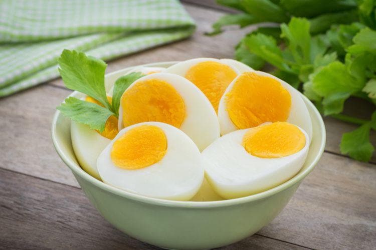 Pastikan telur matang sempurna. (Amarita via Kompas)