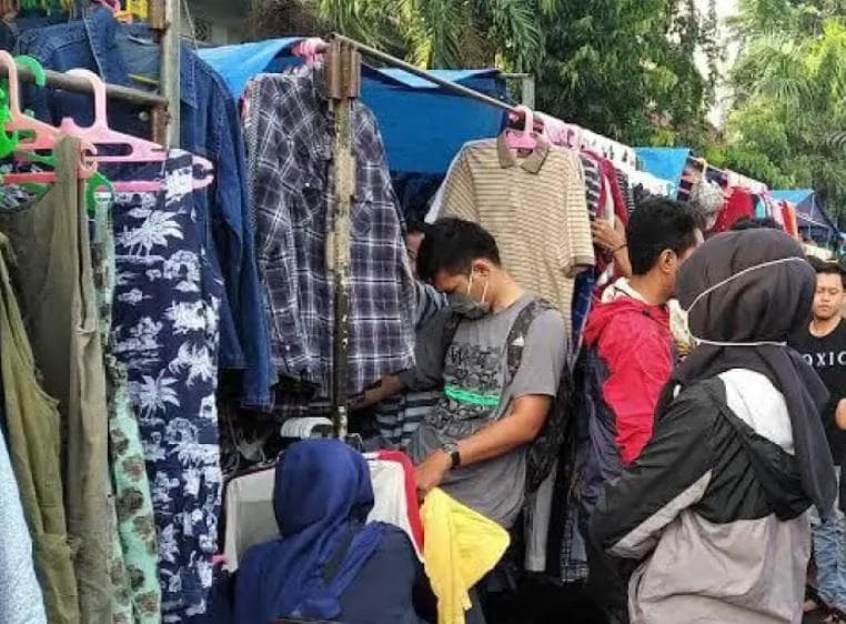 Cerita Lapak Pakaian Bekas di Purwokerto, Puluhan Tahun Jadi Tempat Buruan Warga