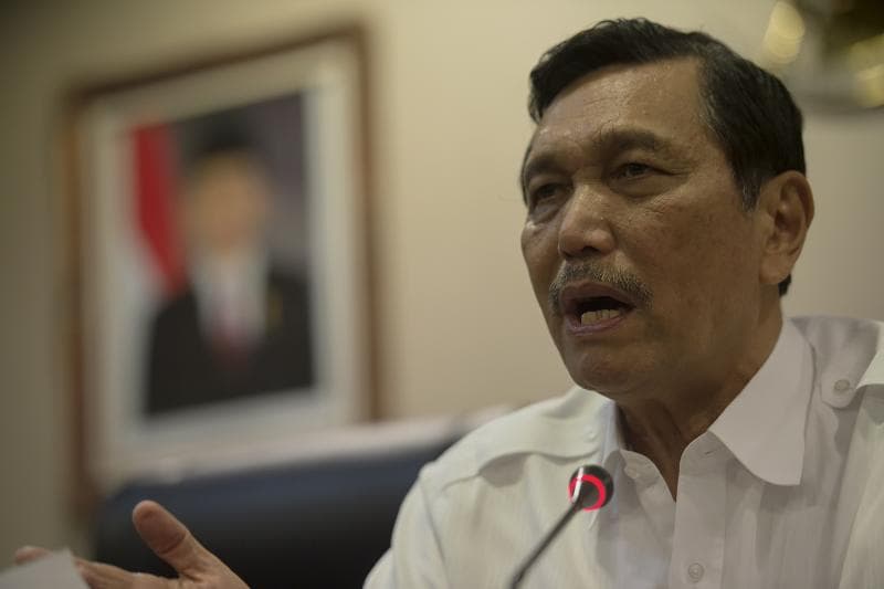 Menteri Luhut Binsar Pandjaitan merespons isu PPKM se-Indonesia berakhir hari ini. (Medcom/Antara - Widodo Jusuf)