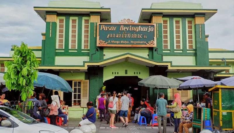 Dulu, Pasar Beringharjo memiliki warna cat hijau. (Rumah.com)