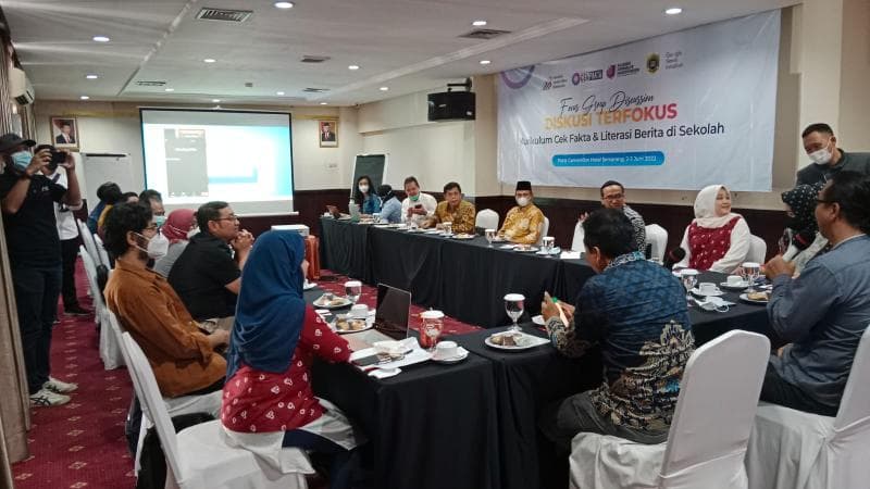 Mungkinkah Cek Fakta dan Literasi Berita Masuk Kurikulum Pendidikan di Sekolah?