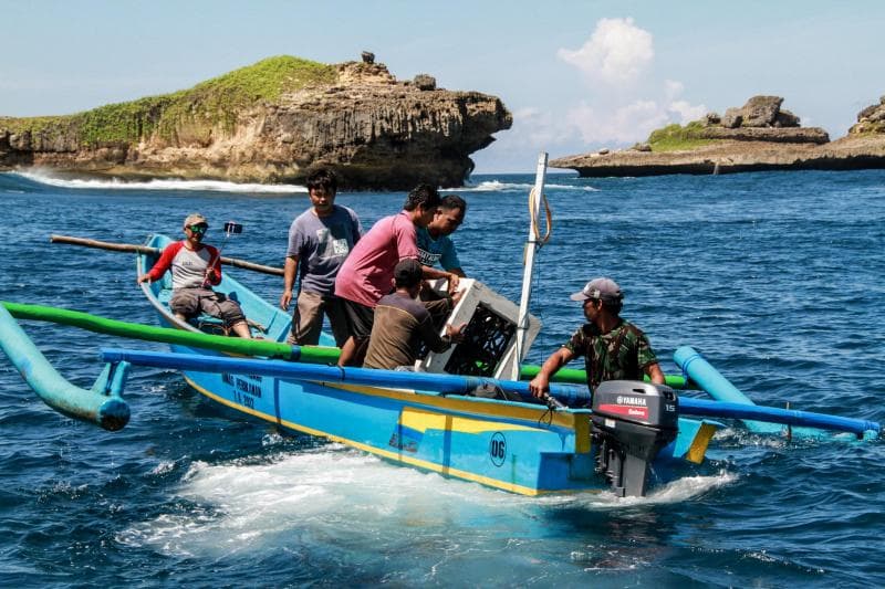 Ilustrasi: Nelayan di Kendal nggak melaut saat Jumat Kliwon. (Falahi Mubarok/ Mongabay Indonesia)