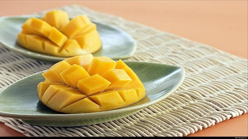 Mangga adalah salah satu buah yang harus dihindari saat batuk karena teksturnya berlendir dan mengandung getah. (Pixabay/Liwanchun)